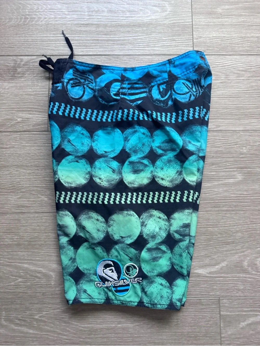 Quiksilver leave velcro